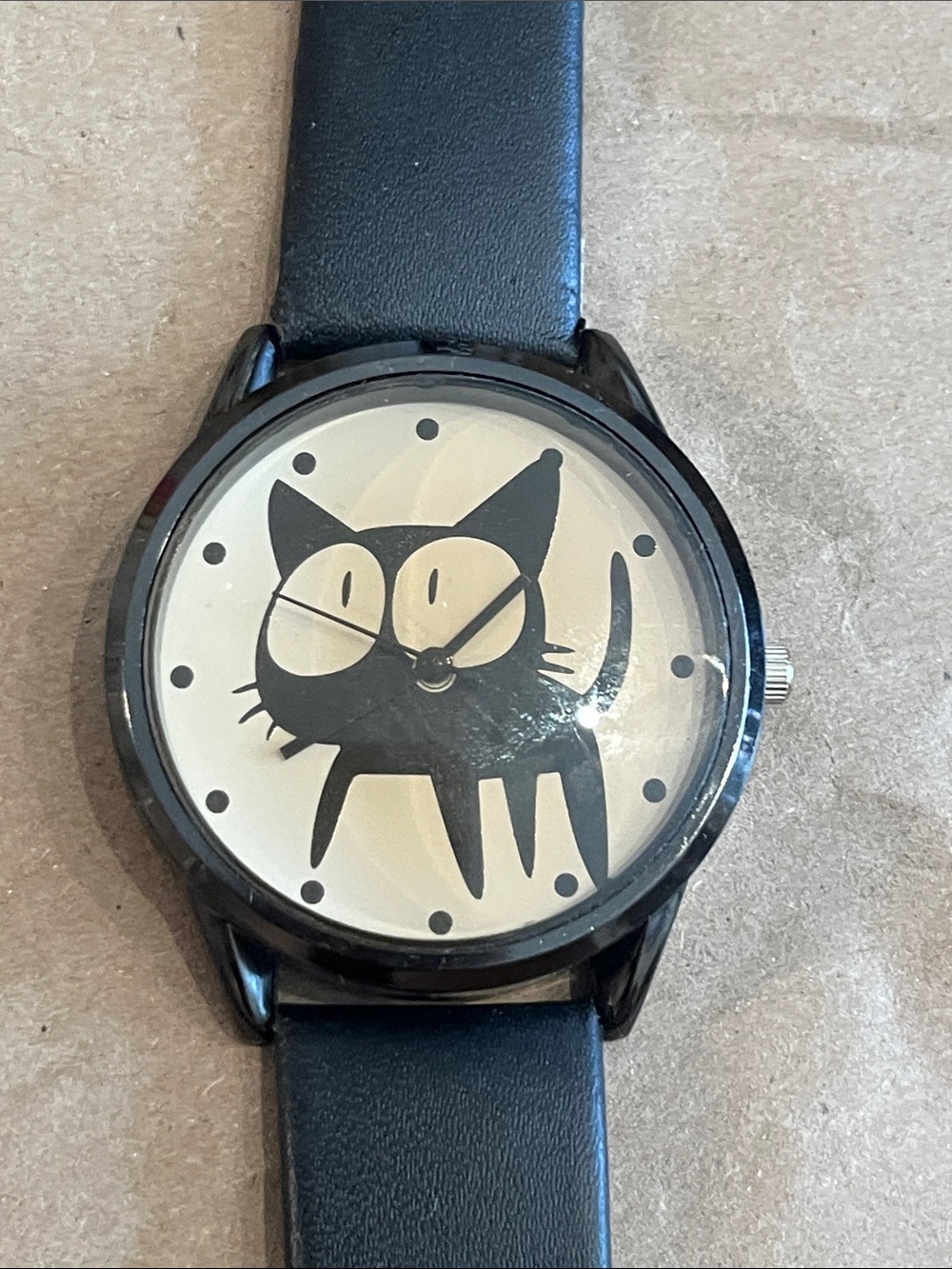 Black Cat Face Pet-Themed Watch - Black, band distress in spots